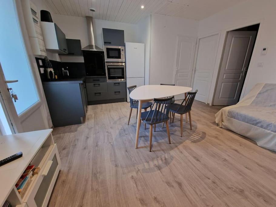 Superbe Appartement Renove A Neuf Centre Bourg Brem Sur Mer Dış mekan fotoğraf