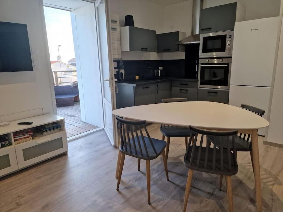Superbe Appartement Renove A Neuf Centre Bourg Brem Sur Mer Dış mekan fotoğraf